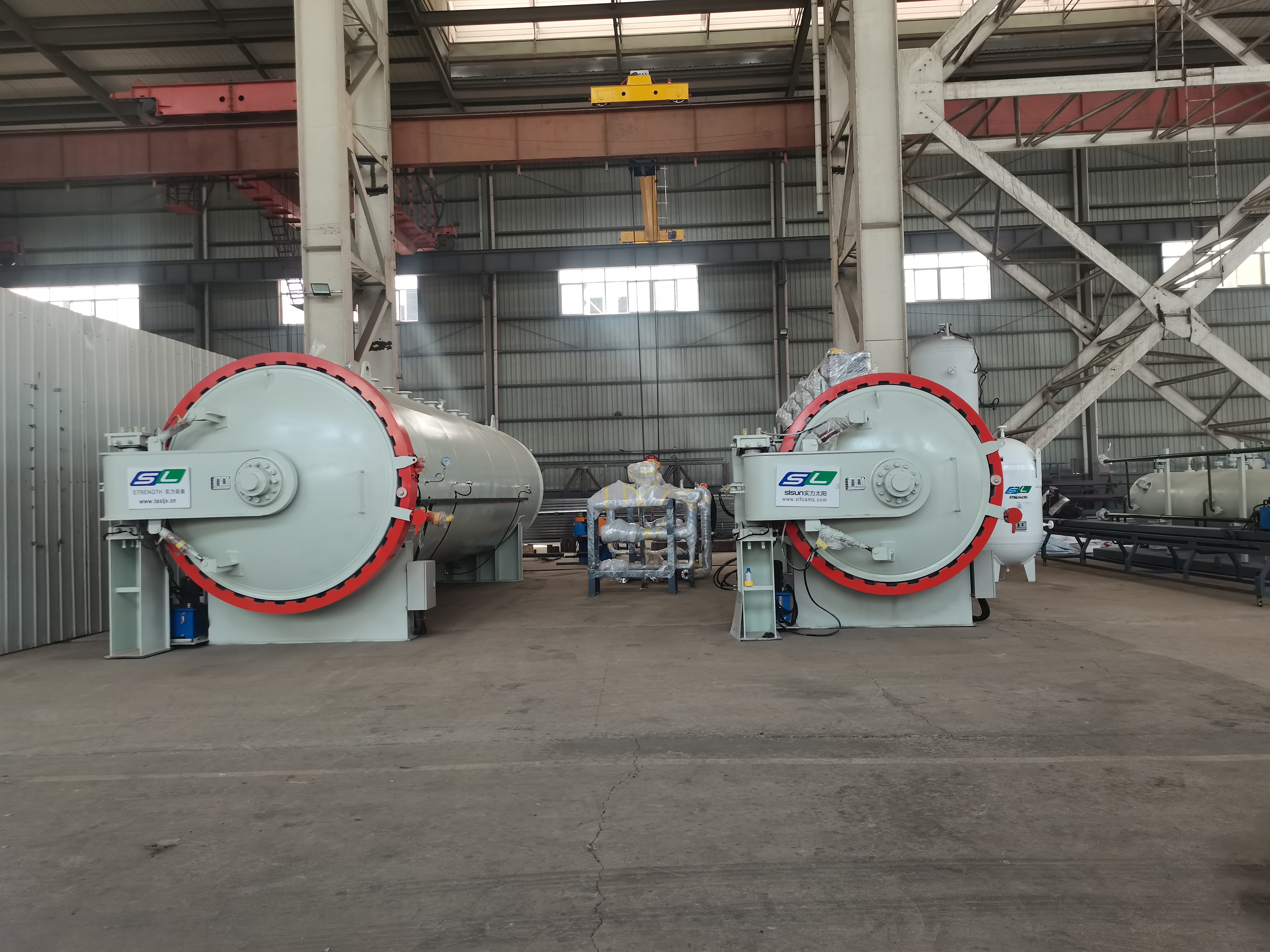 DN2000、DN2400兩臺新材料熱壓罐發(fā)往江蘇